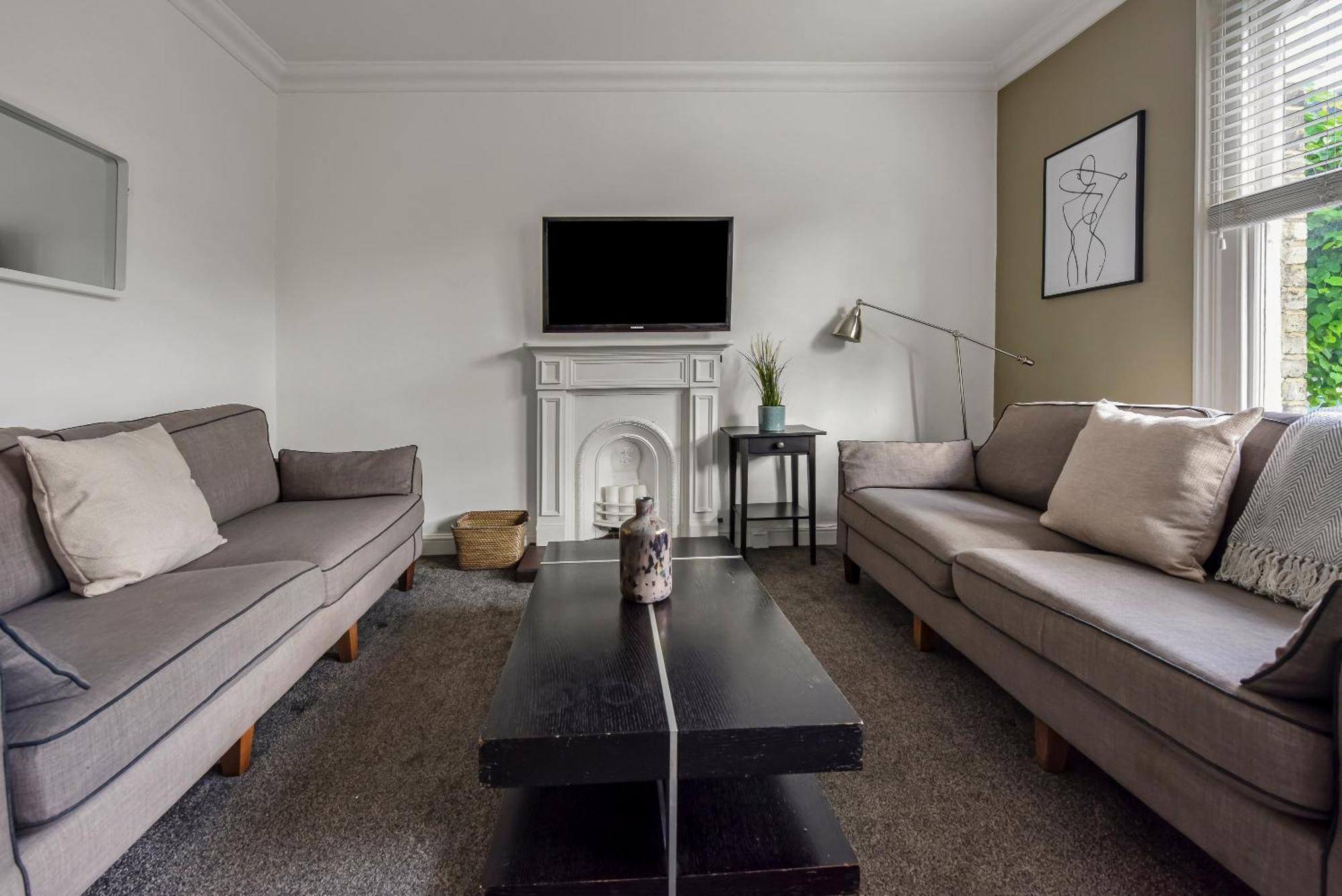 The West Kensington Collection Apartment London Exterior photo