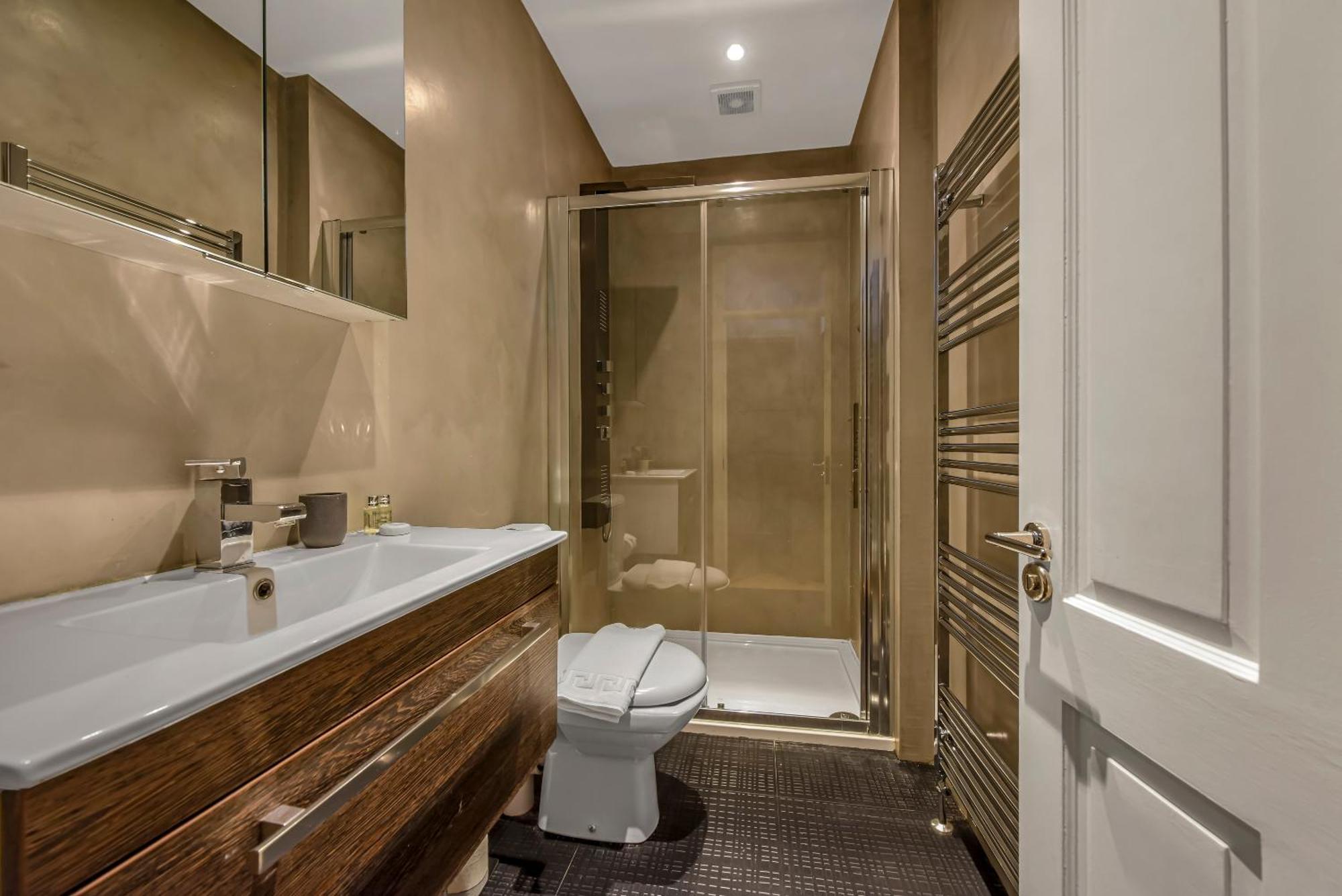 The West Kensington Collection Apartment London Exterior photo